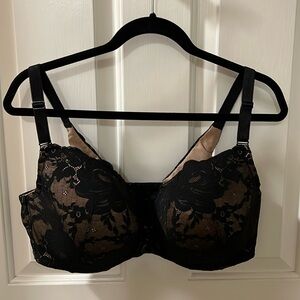 EUC torrid underwire bra. Nude with black lace overlay. Size 42 DDD.